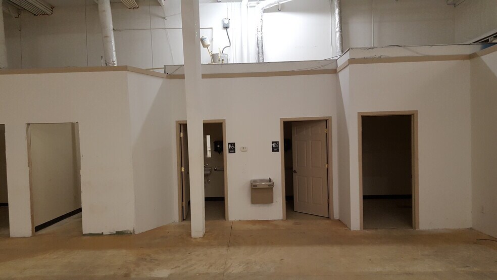 More Photos Of 1292 John Belt Dr, Douglasville Warehouse For Lease