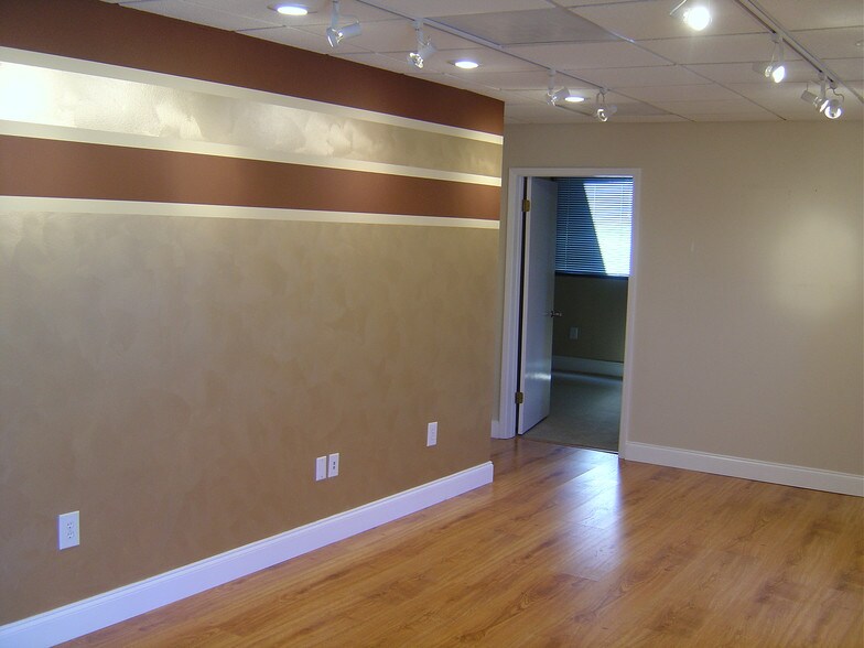 More Photos Of 500 Bishop St, Atlanta Theater Concert Hall For Lease