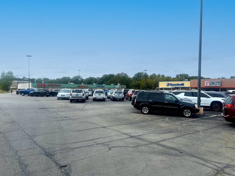 More Photos Of Clinton Plz, Clinton Land For Lease