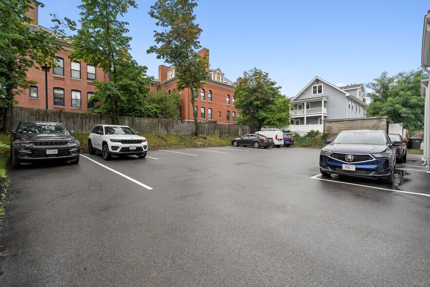 More Photos Of 1074 Massachusetts Ave, Arlington Office For Sale
