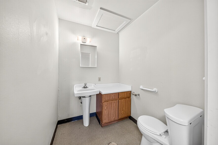 More Photos Of 618 Idaho St, Elko Office For Lease