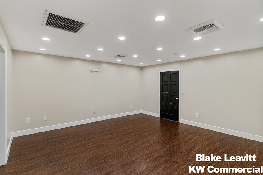 More Photos Of 510 S 9th St, Las Vegas Office For Sale