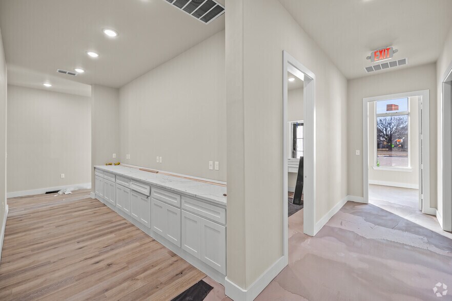 More Photos Of 5514 114th St, Lubbock Office For Sale