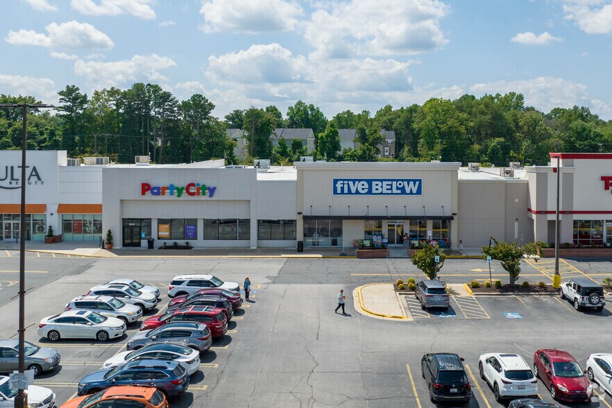 More Photos Of 8036-8160 Ritchie Hwy, Pasadena Freestanding For Lease