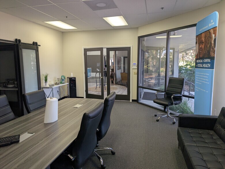 More Photos Of 5905 Johns Rd, Tampa Warehouse For Sale