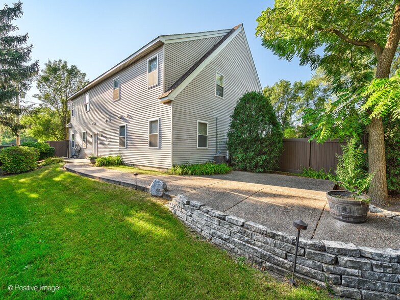 More Photos Of 1125 N Delany Rd, Gurnee Medical For Sale