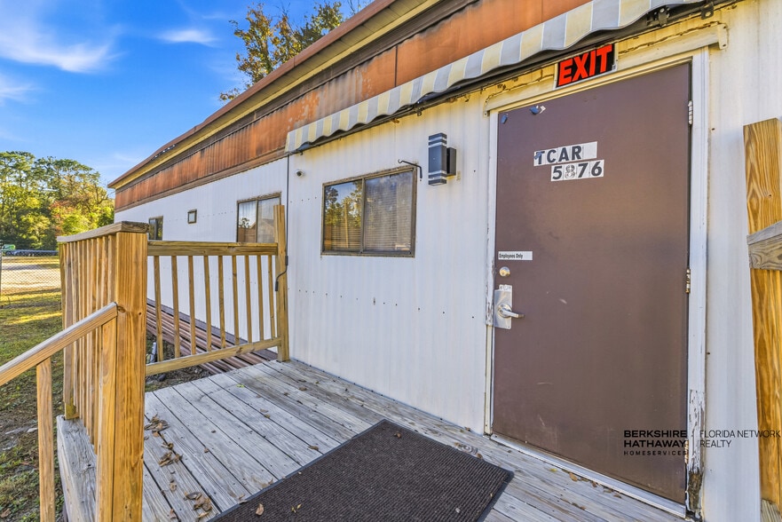 More Photos Of 5876 Old Timuquana Rd, Jacksonville Office For Lease