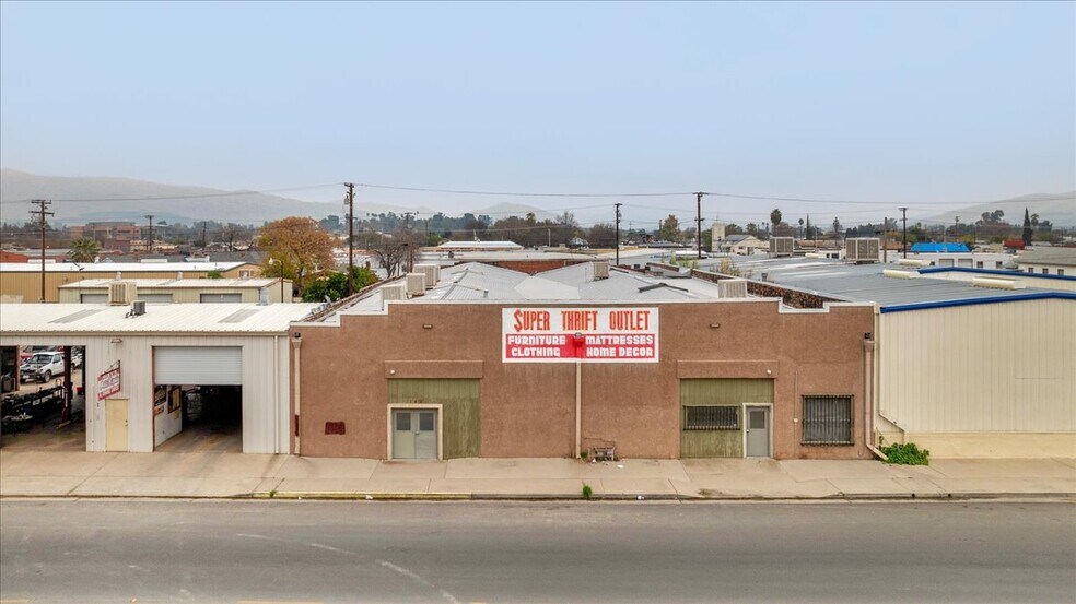 Primary Photo Of 142 S D St, Porterville Flex For Lease