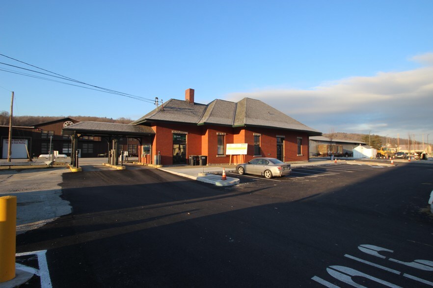 More Photos Of 56 Depot Sq, Barre City Office For Sale