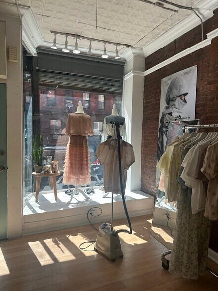 More Photos Of 445-447 W 50th St, New York Apartments For Lease