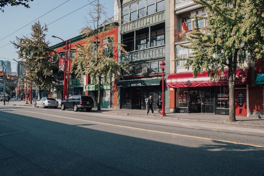 More Photos Of 23 E Pender St, Vancouver Storefront Retail Office For Sale