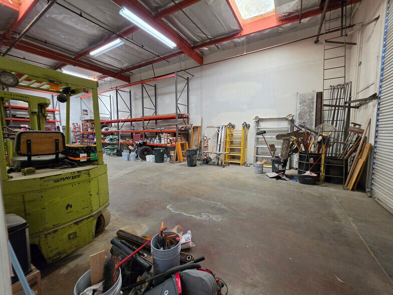 More Photos Of 4960 E Yale Ave, Fresno Warehouse For Sale