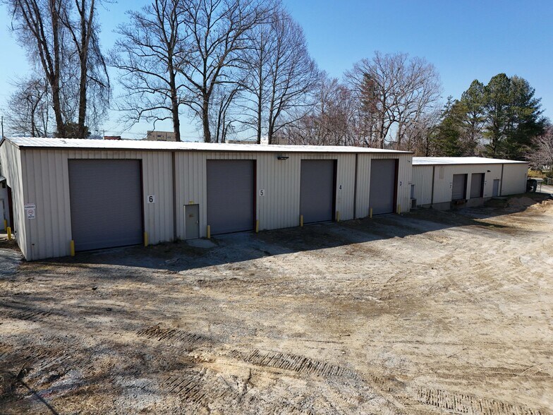 More Photos Of 127 Old Hendersonville Rd, Fletcher Warehouse For Lease