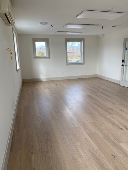 More Photos Of 53-55 Newtown Ln, East Hampton Storefront Retail Residential For Sale