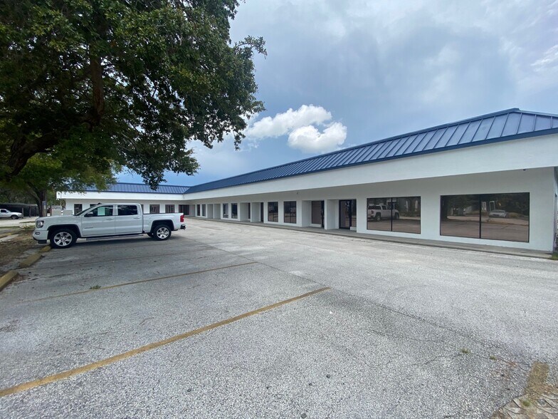 More Photos Of 13080 S Belcher Rd, Largo Office For Lease