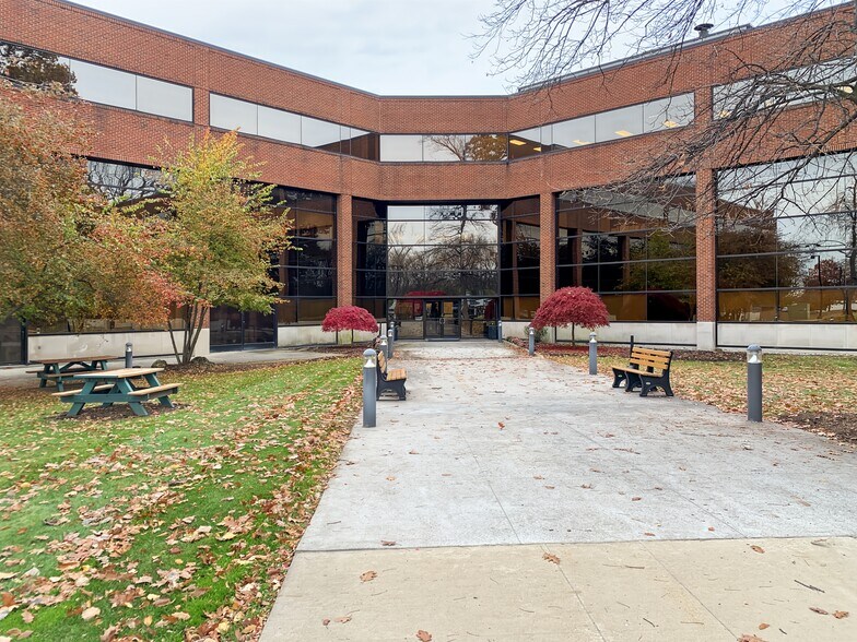 More Photos Of 3200 Greenfield Rd, Dearborn Coworking Space