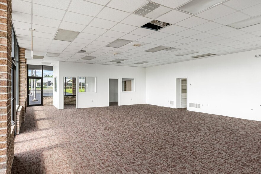 More Photos Of 8364 Easton Rd, Ottsville Auto Dealership For Sale