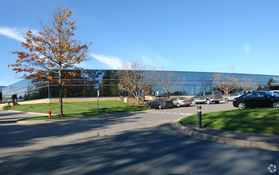 Primary Photo Of 5600-5610 Rowland Rd, Minnetonka Flex For Lease