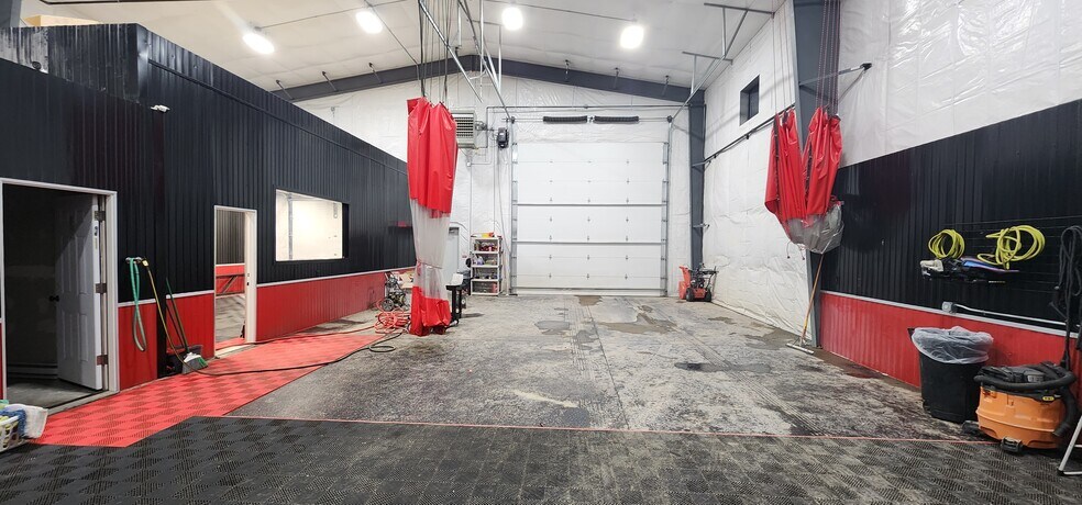 More Photos Of 2020 N Last Chance Gulch, Helena Light Distribution For Sale