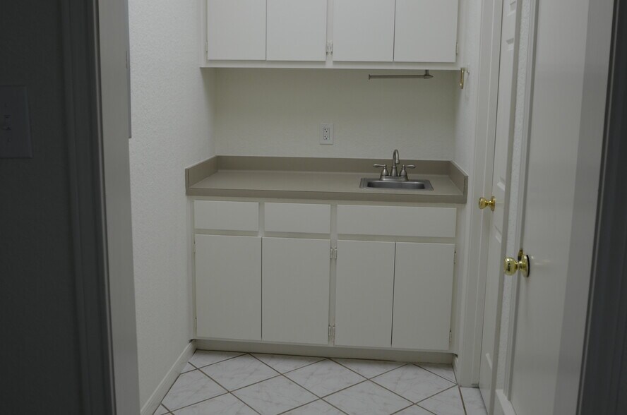 More Photos Of 4131 Spicewood Springs Rd, Austin Office For Sale