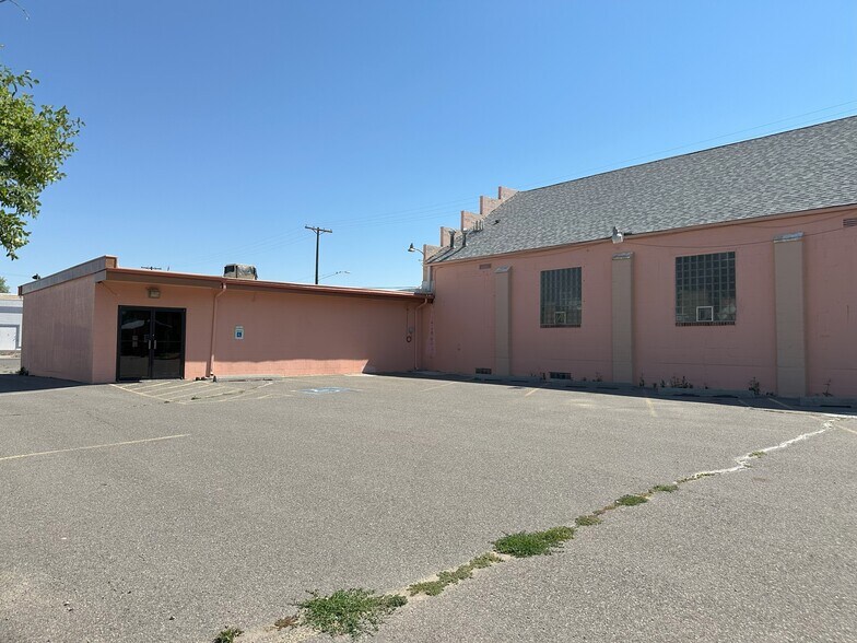 More Photos Of 221 Washington Ave, Riverton Religious Facility For Sale