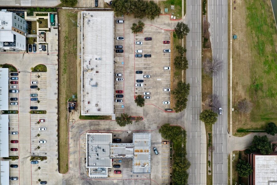 More Photos Of 10045 N MacArthur Blvd, Irving Restaurant For Lease