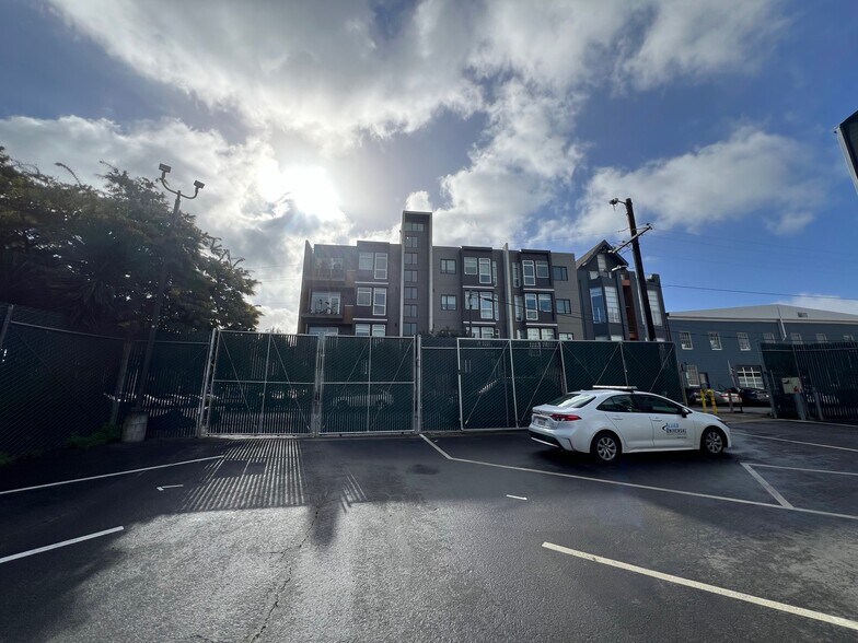 More Photos Of 98 Pennsylvania Ave, San Francisco Land For Lease