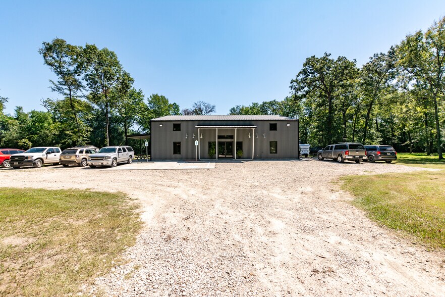 More Photos Of 12726 Moon Rd, Willis Loft Creative Space For Lease