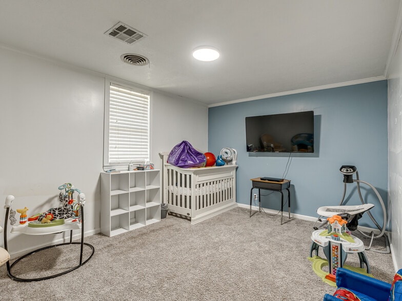 More Photos Of 700 SE Binkley St, Oklahoma City Specialty For Sale