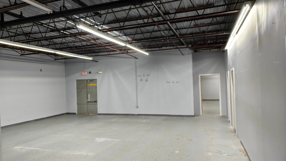 More Photos Of 2123 Southmore Ave, Pasadena Storefront Retail Office For Sale