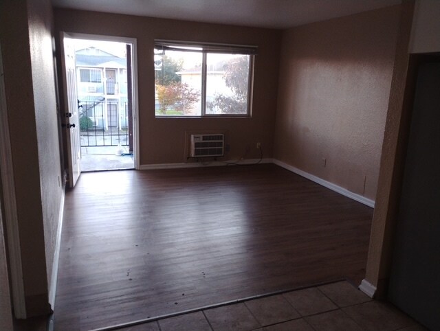 More Photos Of 15 Coral Gables Ct, Sacramento Apartments For Sale