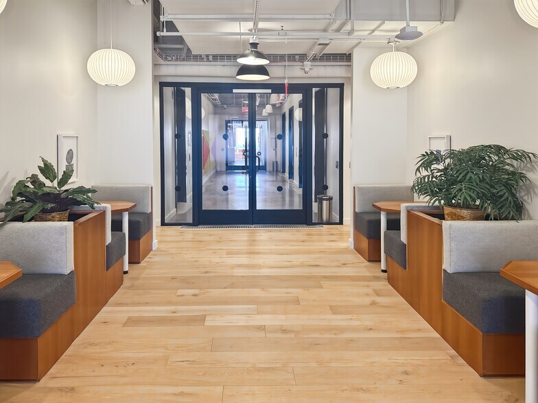 More Photos Of 211 N Broadway, Saint Louis Coworking Space