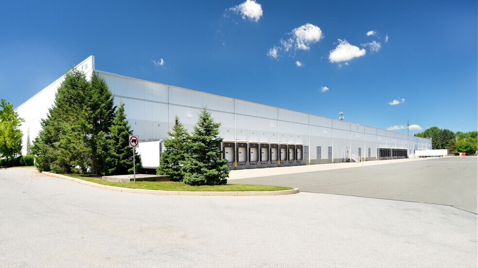 More Photos Of 250 Boulder Dr, Breinigsville Warehouse For Lease