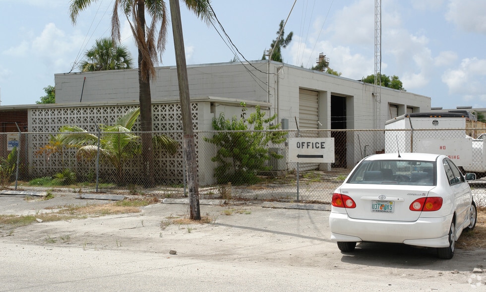More Photos Of 1360 NW 13th St, Pompano Beach Warehouse For Sale