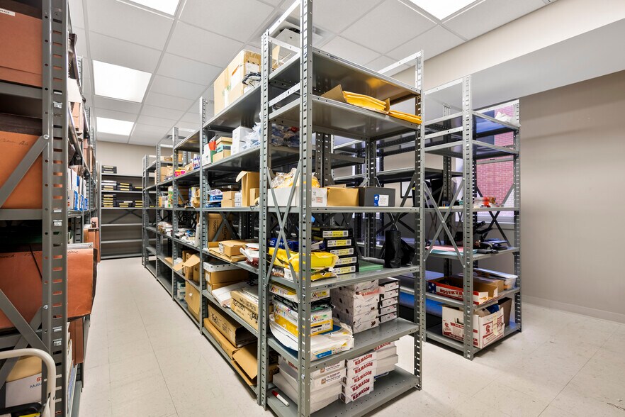 More Photos Of 22 Clinton Ave, Albany Office For Sale