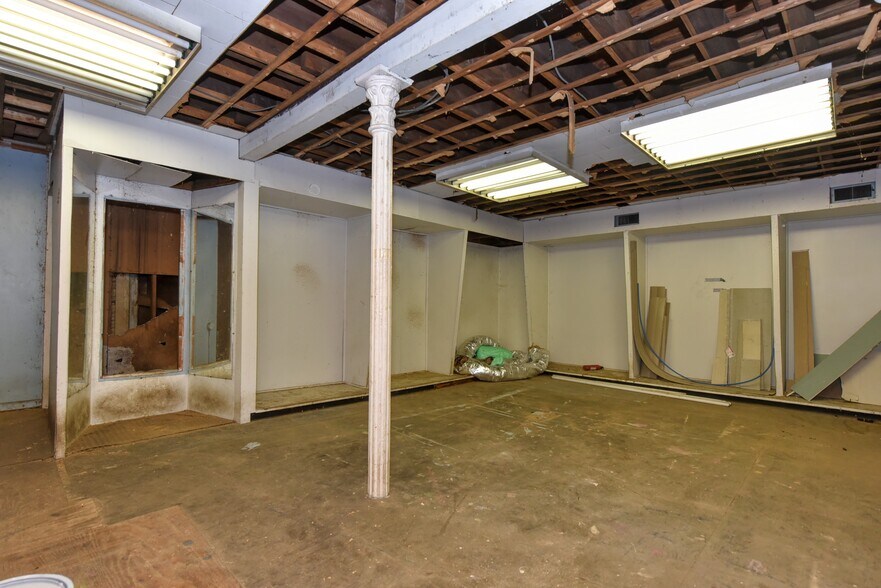 More Photos Of 154 Main St, Butler Storefront Retail Residential For Sale