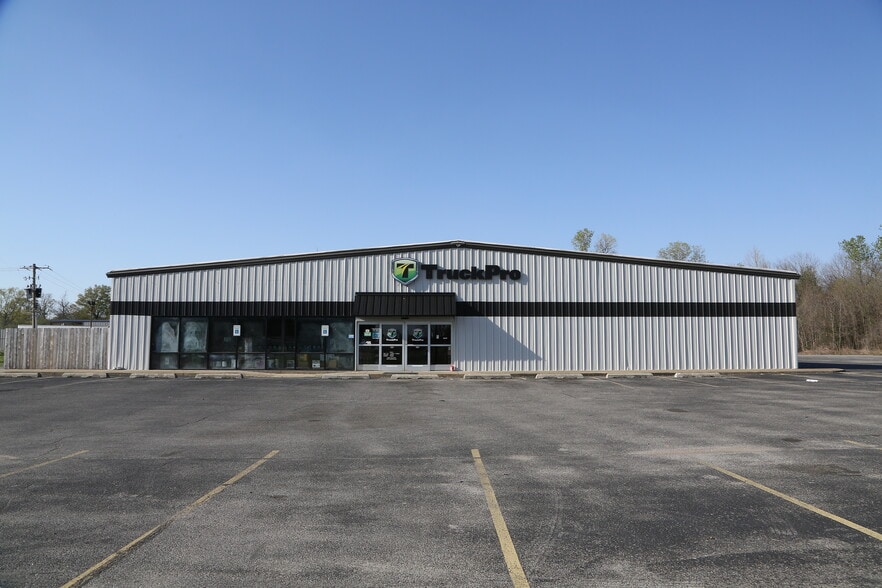 More Photos Of 3762 Highway 82 W, Leland Freestanding For Sale