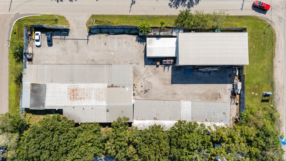 More Photos Of 204 5th St, Orlando Industrial For Sale
