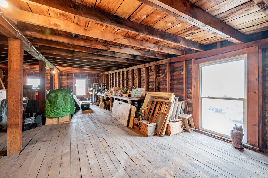 More Photos Of 11 Mount Zion Rd, Elk Creek Freestanding For Sale