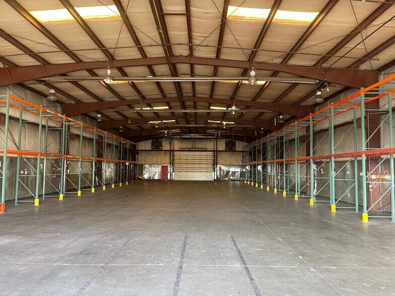 More Photos Of 118 Dixon St, Selbyville Warehouse For Lease