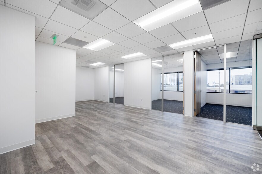 More Photos Of 401 Wilshire Blvd, Santa Monica Office For Lease