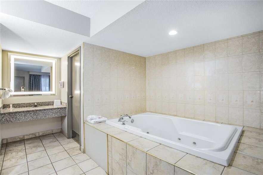 More Photos Of 8245 S Us-17-92 Hwy, Casselberry Hotel For Sale