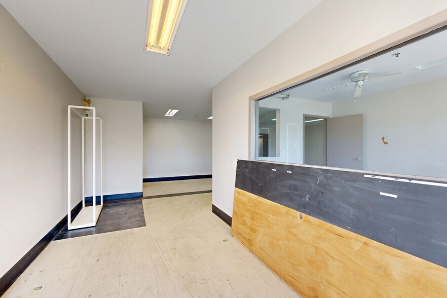 Primary Photo Of 4800 Boul Kimber, Longueuil Warehouse For Lease