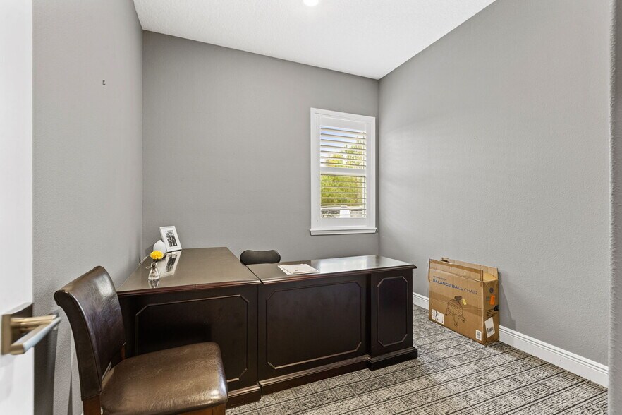 More Photos Of 1868 Highland Oaks Blvd, Lutz Medical For Lease