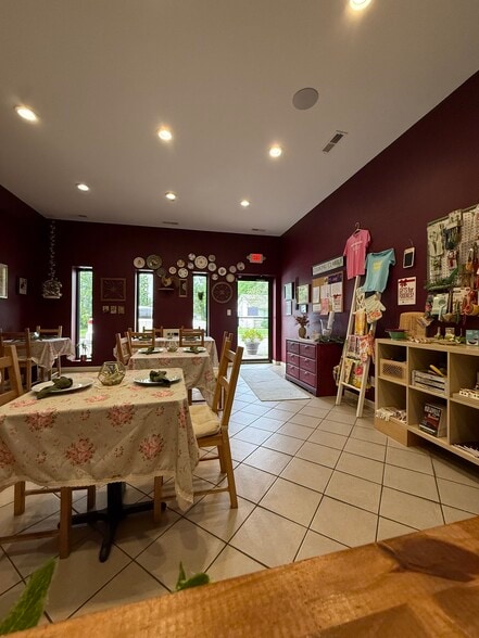 More Photos Of 327 State St E, Murfreesboro Flex For Sale