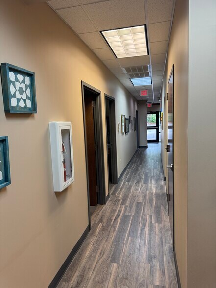 More Photos Of 1512 Alex Dr, Irondale Office For Lease