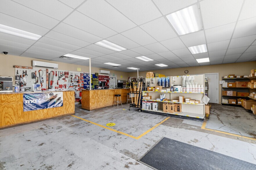 More Photos Of 1002 W Jackson Ave, Harlingen Warehouse For Sale