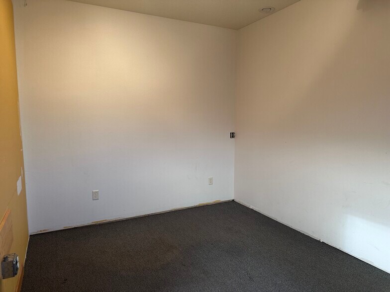 More Photos Of 23823-23865 67th Ave, Saint Cloud Light Distribution For Sale