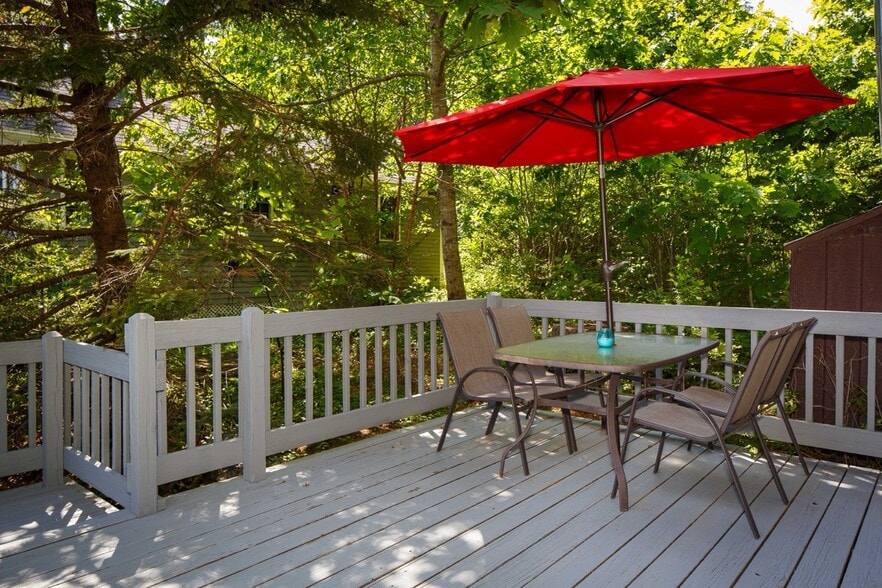 More Photos Of 2076 Atlantic Hwy, Lincolnville Hotel For Sale