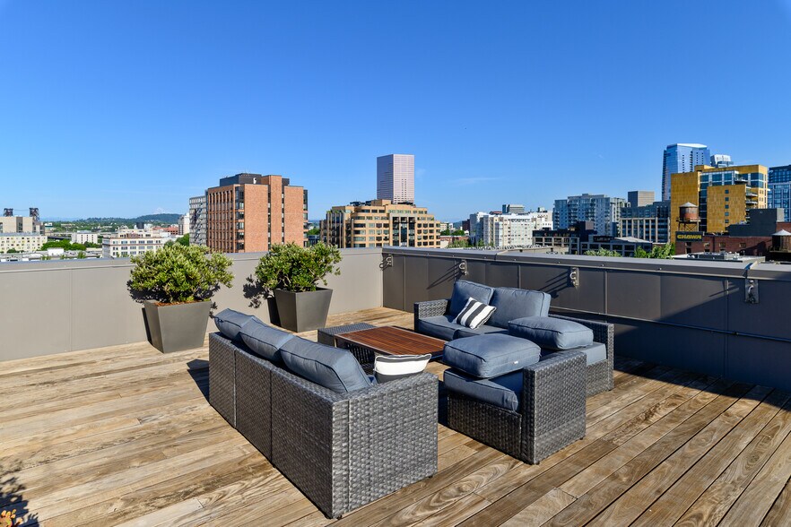 More Photos Of 1314 NW Irving St, Portland Apartments For Sale